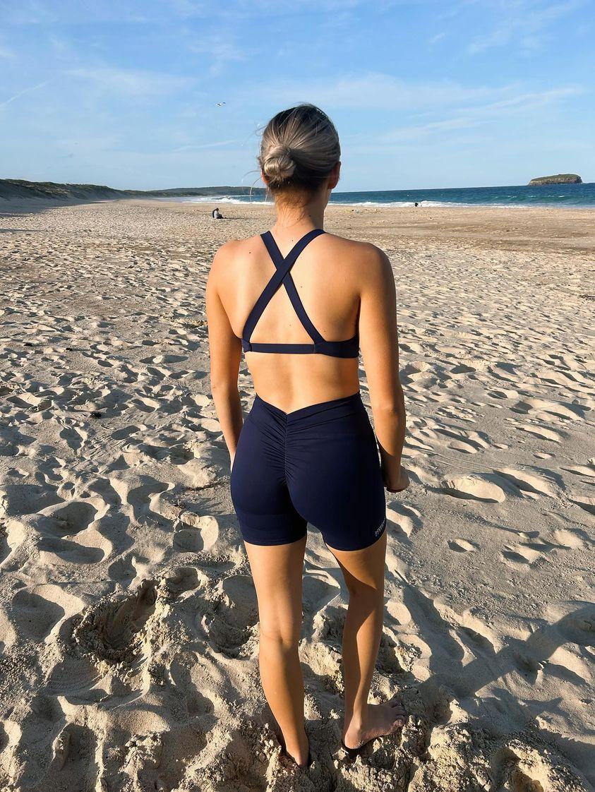 Scrunch V Back Georgia Set